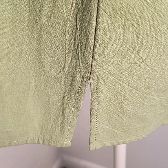 Essentials by Maggie Light Green Short Sleeve Blouse with Embroidery, Size 14/16 - Picture 6 of 9